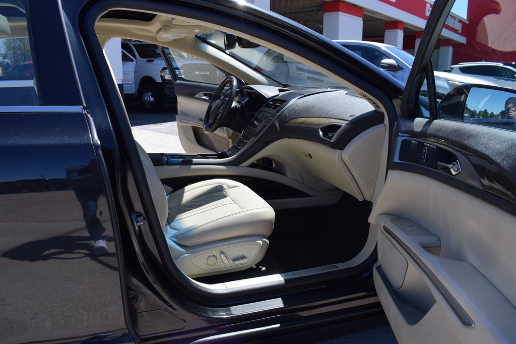 2013 Lincoln MKZ photo