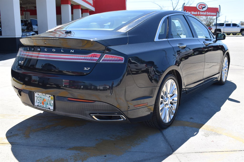 2013 Lincoln MKZ photo