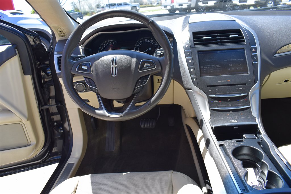 2013 Lincoln MKZ photo