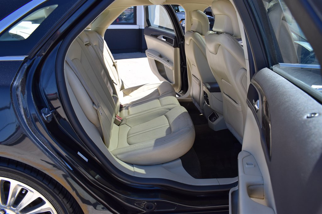 2013 Lincoln MKZ photo