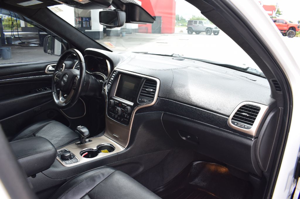 2015 Jeep Cherokee - $10,999