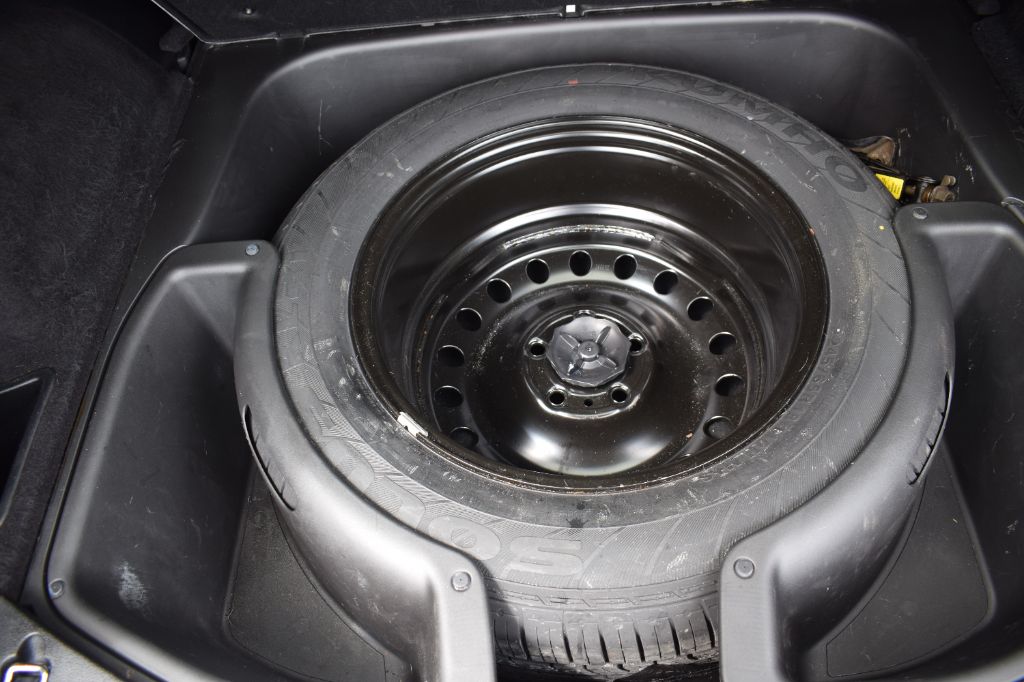 2015 Jeep Cherokee - $10,999