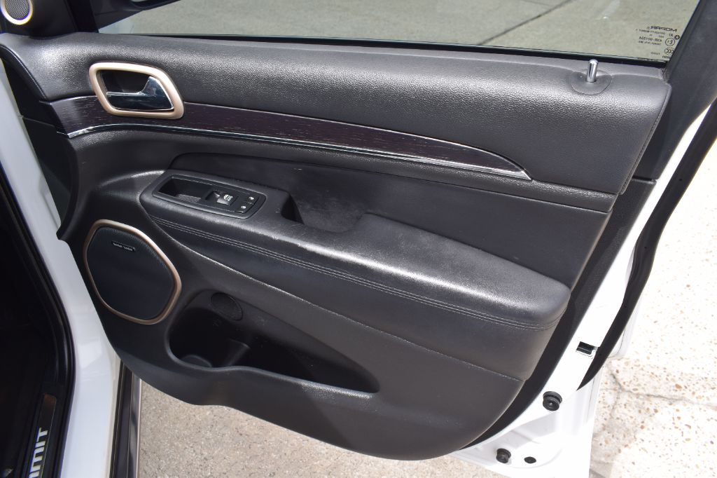 2015 Jeep Cherokee - $10,999