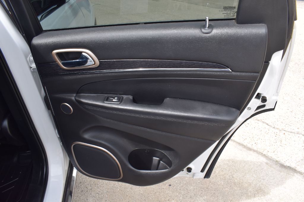 2015 Jeep Cherokee - $10,999