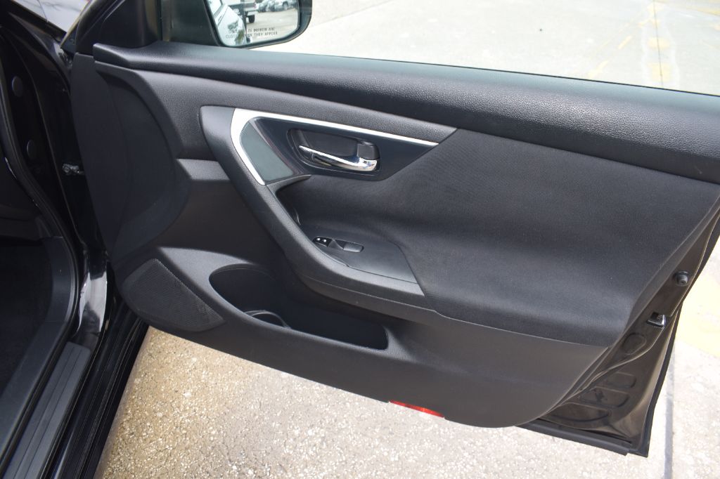 2014 Nissan Altima - $6,299