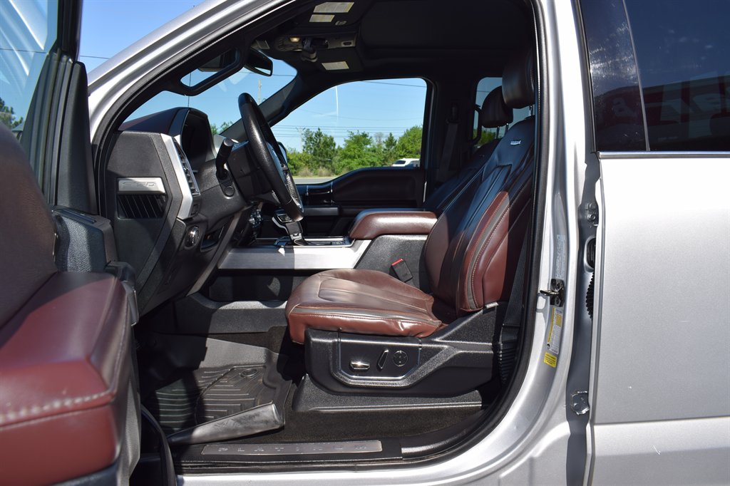 2015 Ford F150 Platinum photo