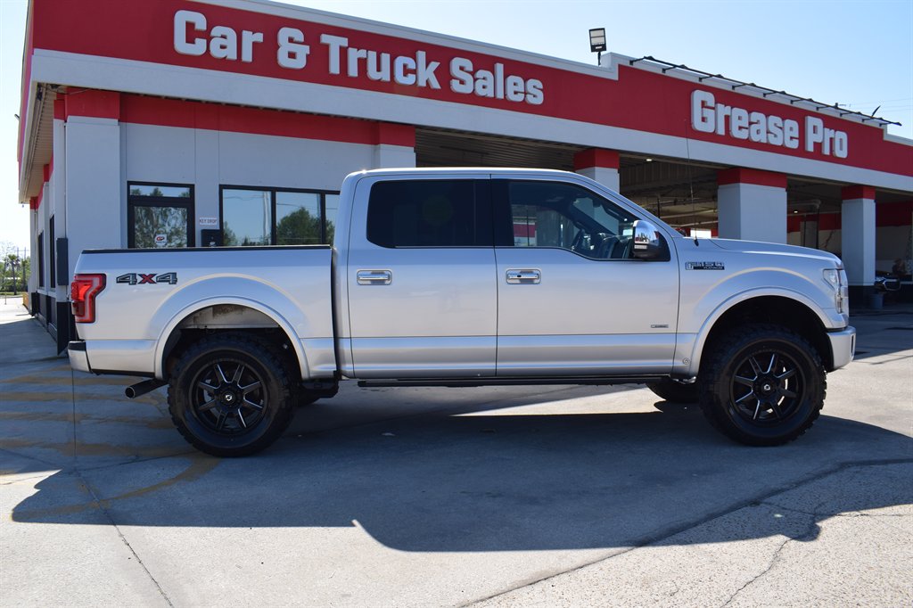 2015 Ford F150 Platinum photo