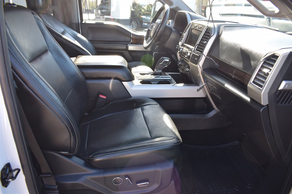 2015 Ford F150 Lariat photo