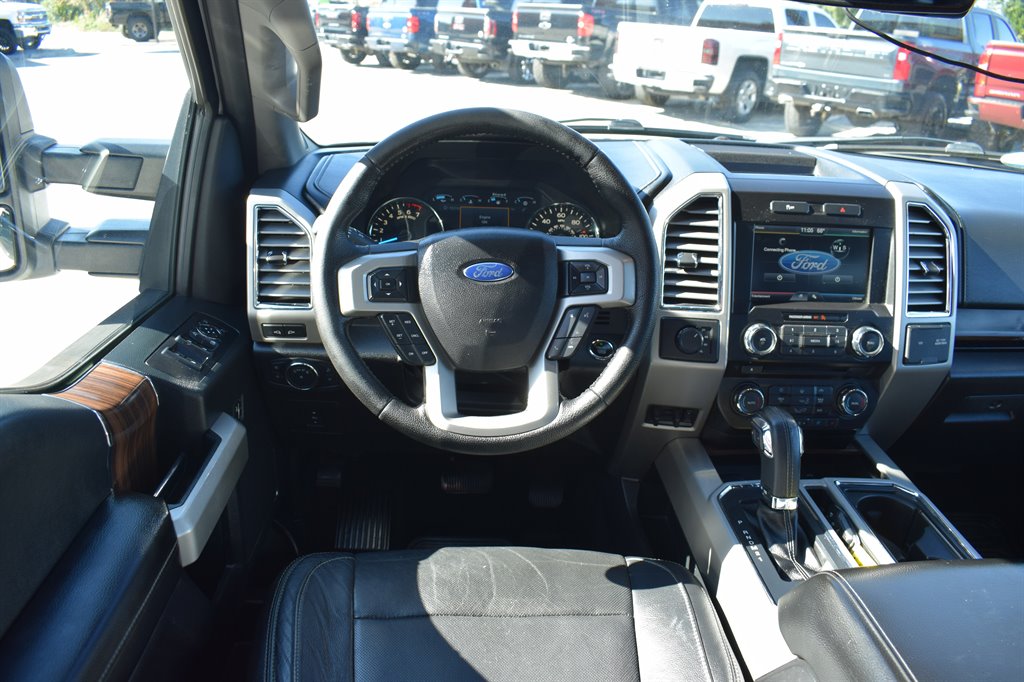 2015 Ford F150 Lariat photo