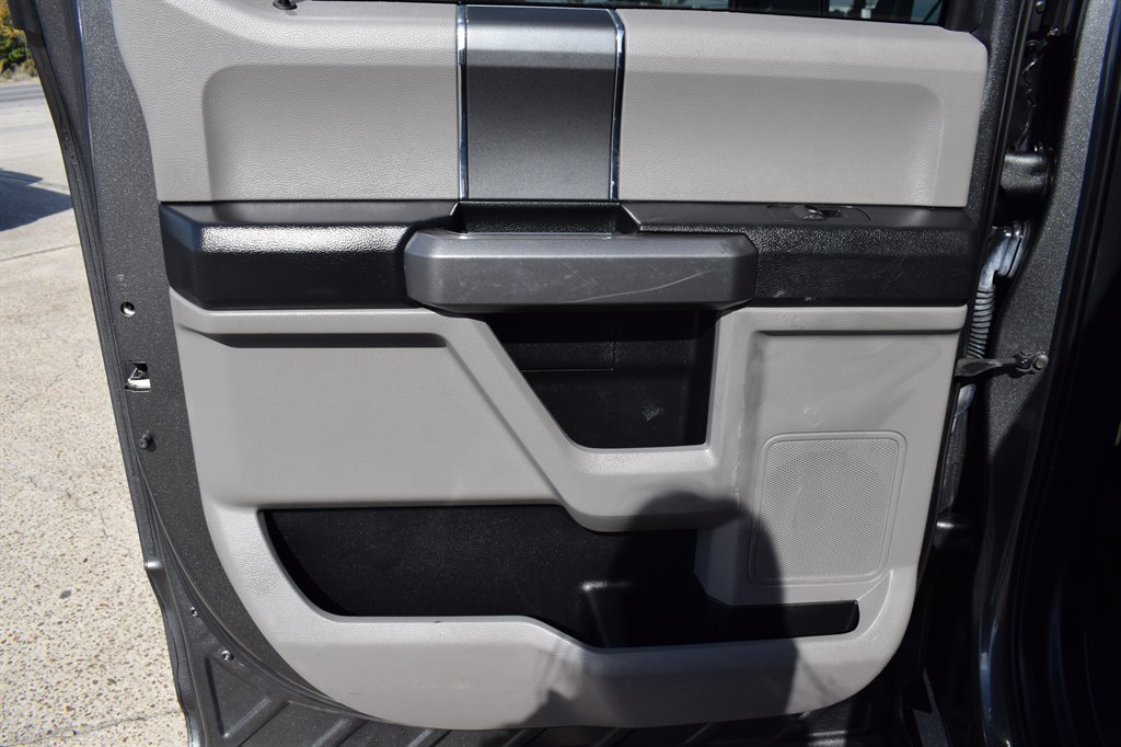 2016 Ford F150 XLT photo