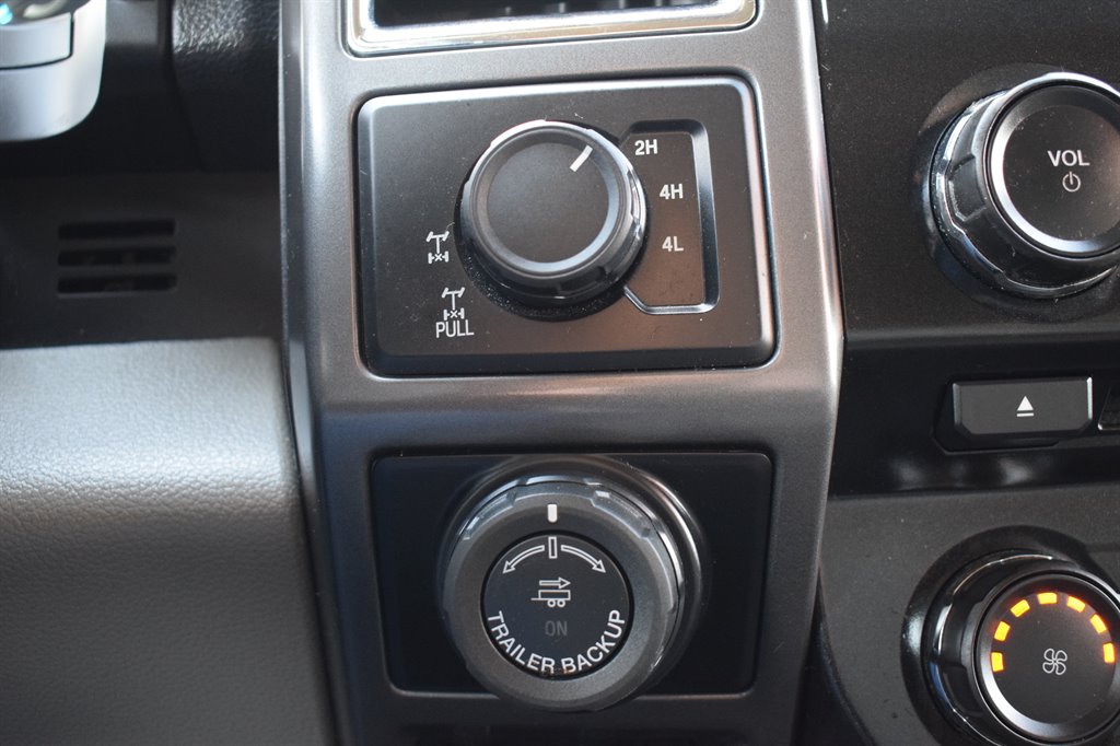 2016 Ford F150 XLT photo