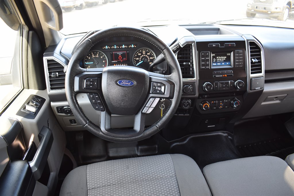 2016 Ford F150 XLT photo