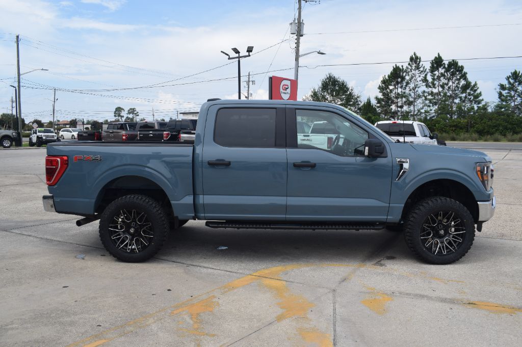 2023 Ford F-150 - $31,900