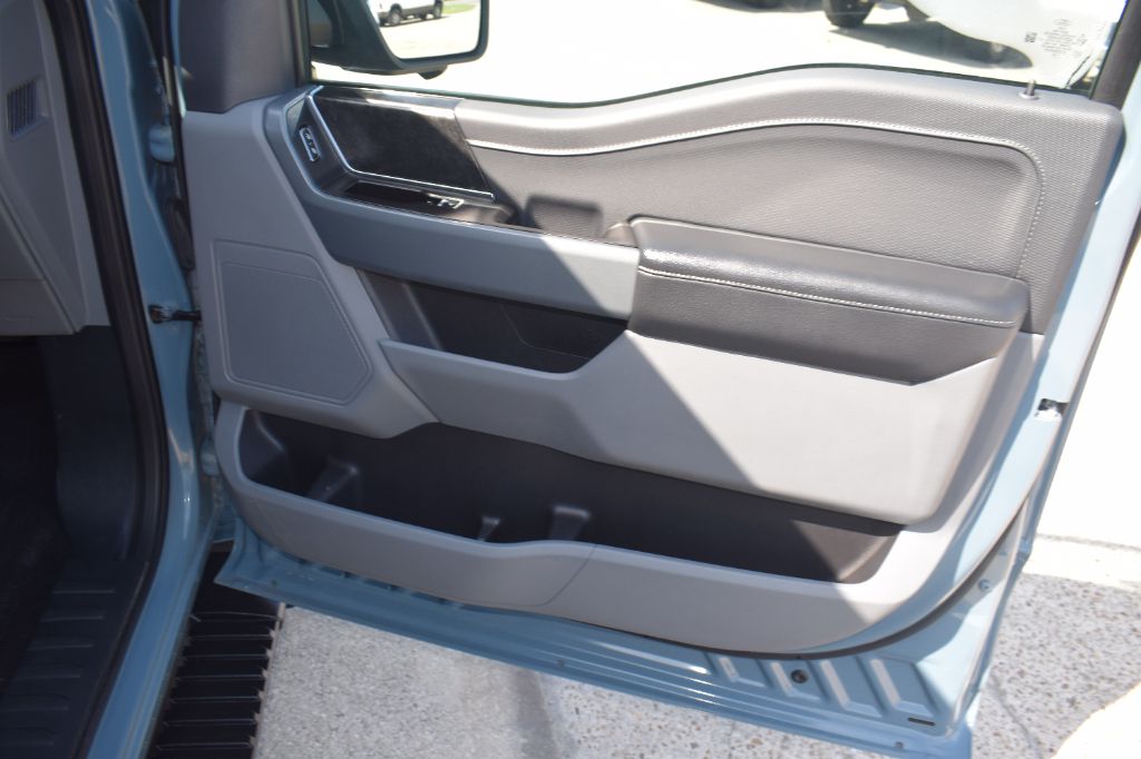2023 Ford F-150 - $31,900