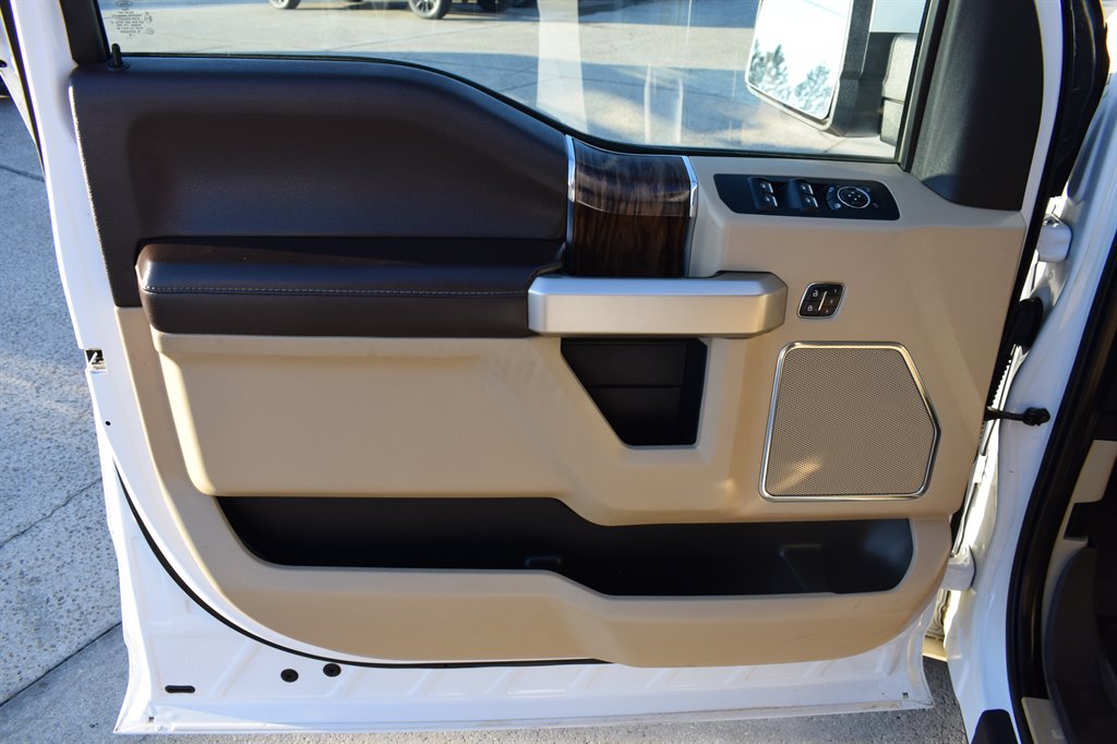 2018 Ford F150 Lariat photo