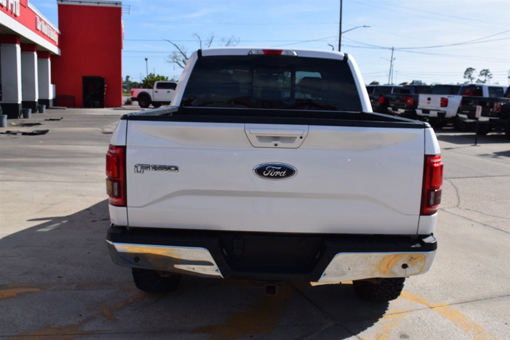 2016 Ford F150 Lariat photo