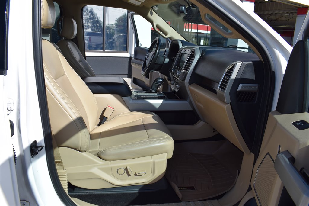 2016 Ford F150 Lariat photo