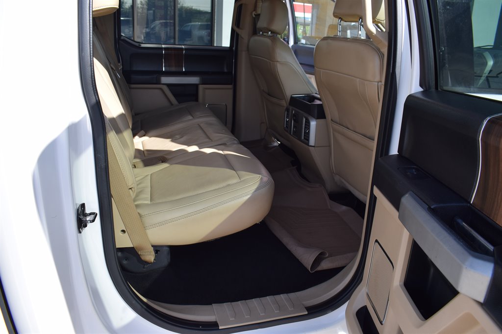 2016 Ford F150 Lariat photo
