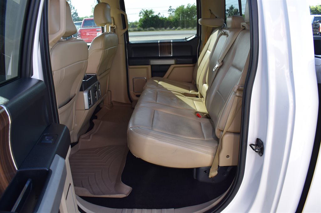 2016 Ford F150 Lariat photo