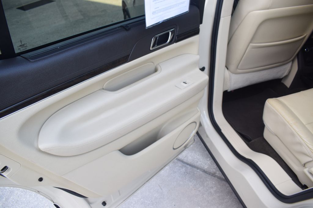 2014 Lincoln MKT - $9,900