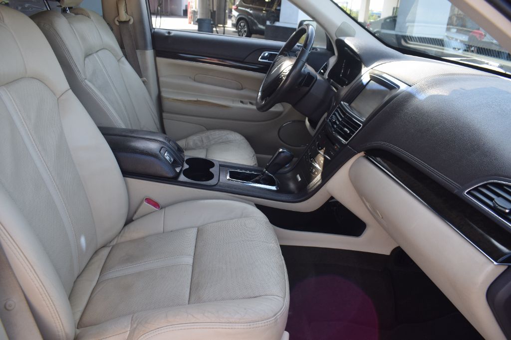 2014 Lincoln MKT - $9,900