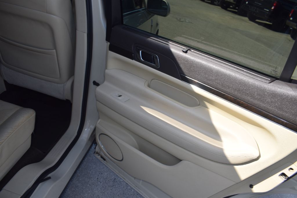 2014 Lincoln MKT - $9,900