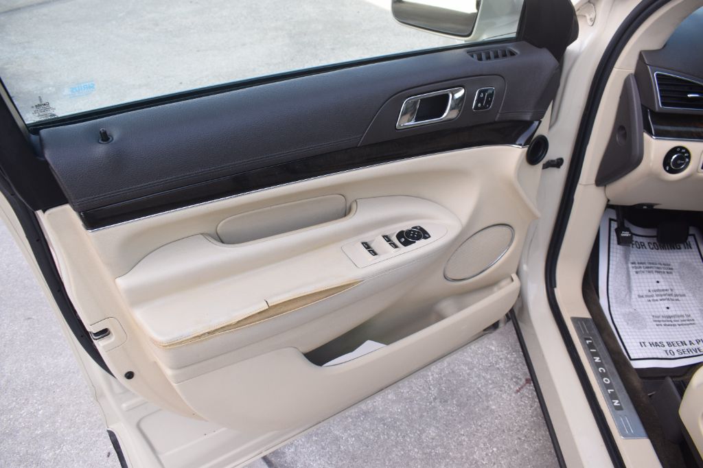 2014 Lincoln MKT - $9,900