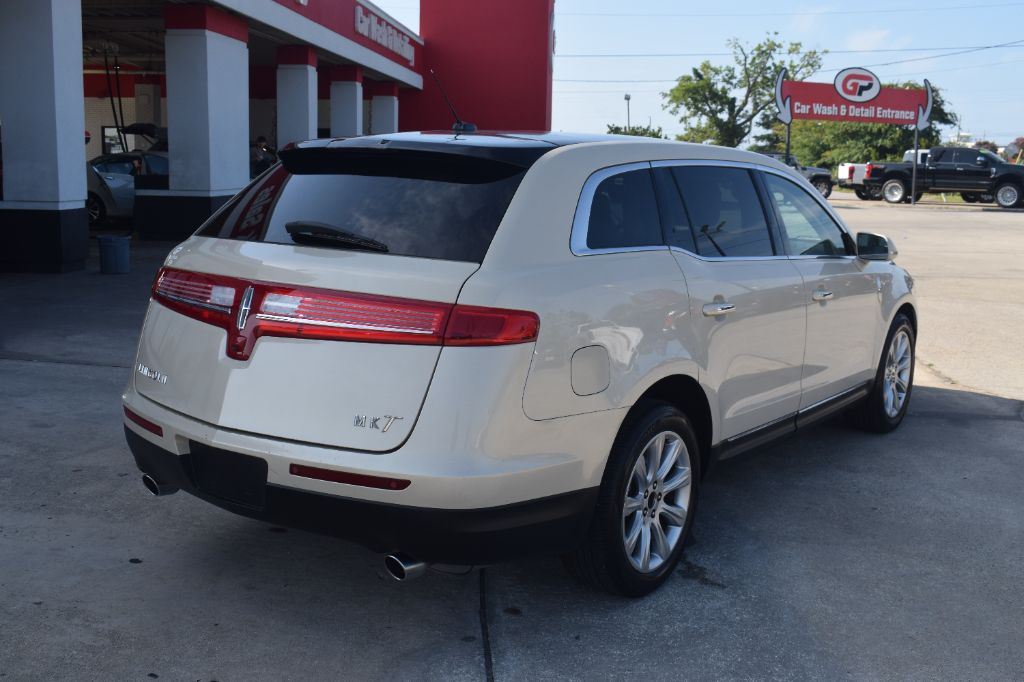 2014 Lincoln MKT - $9,900