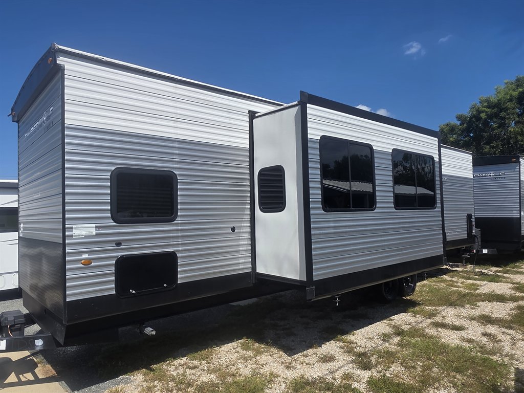 2023 FOREST RIVER CHEROKE TIMBERWOLF - $28,900