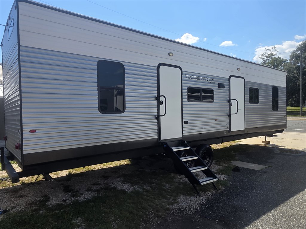 2023 FOREST RIVER CHEROKE TIMBERWOLF - $28,900