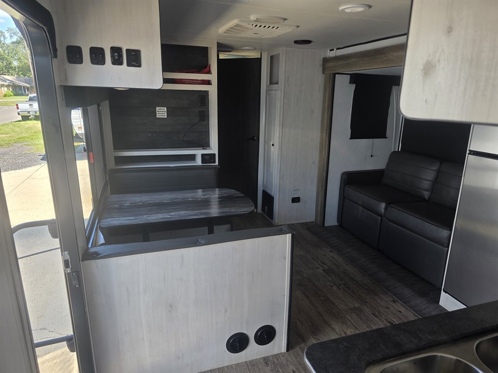 2023 Autumn Ridge 26bh - $18,900