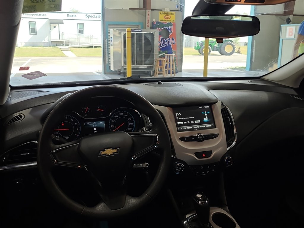 2018 Chevrolet Cruze LS photo
