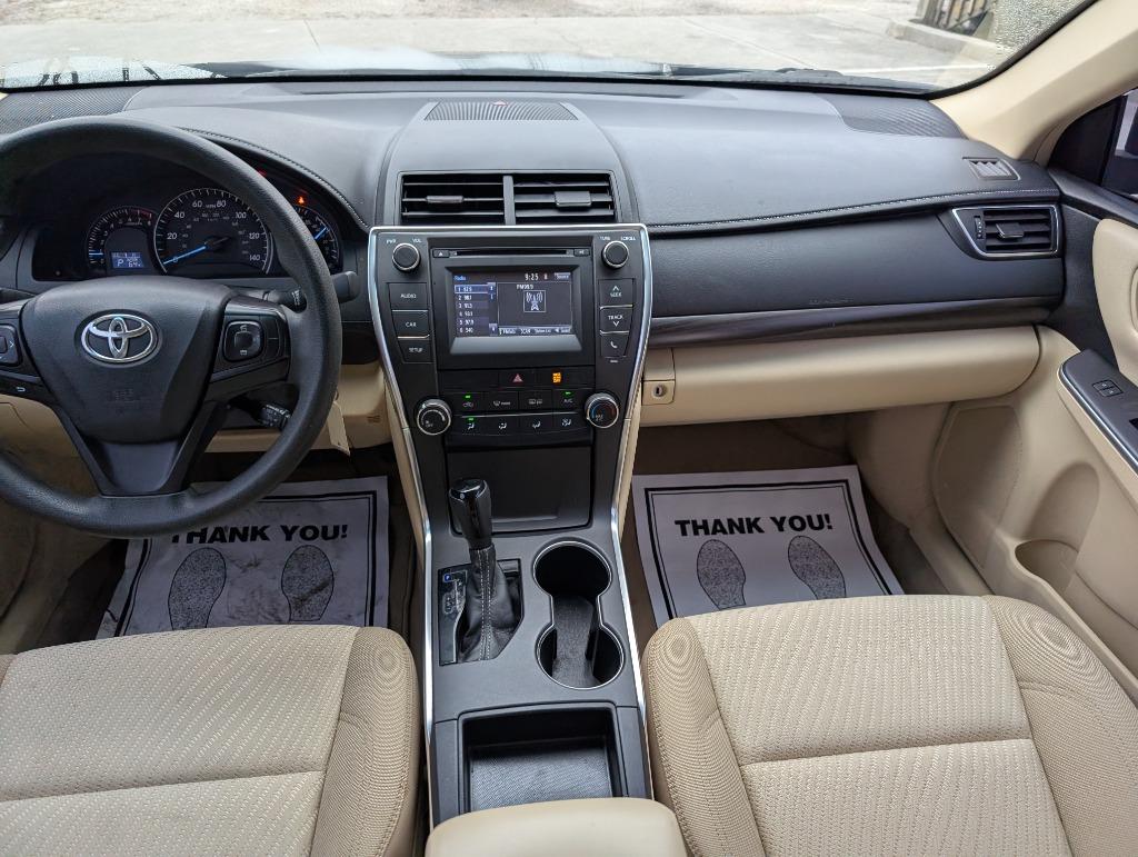 2015 Toyota Camry LE photo
