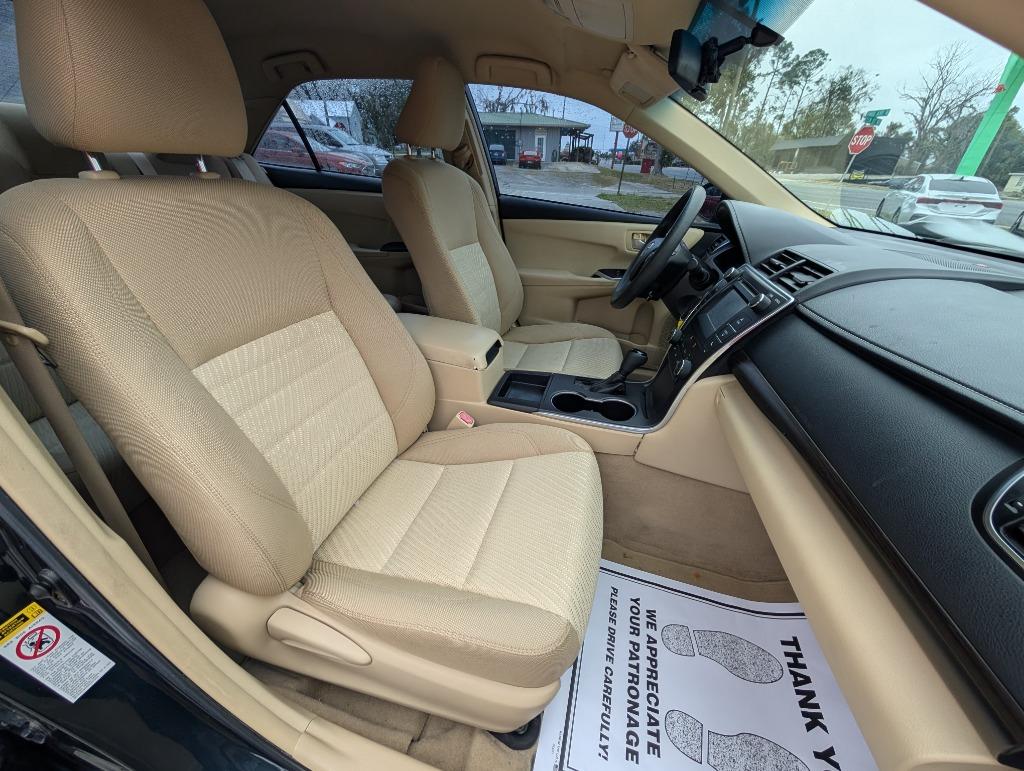 2015 Toyota Camry LE photo