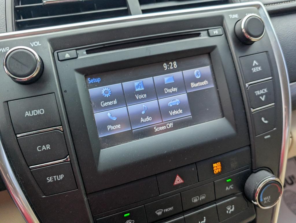 2015 Toyota Camry LE photo