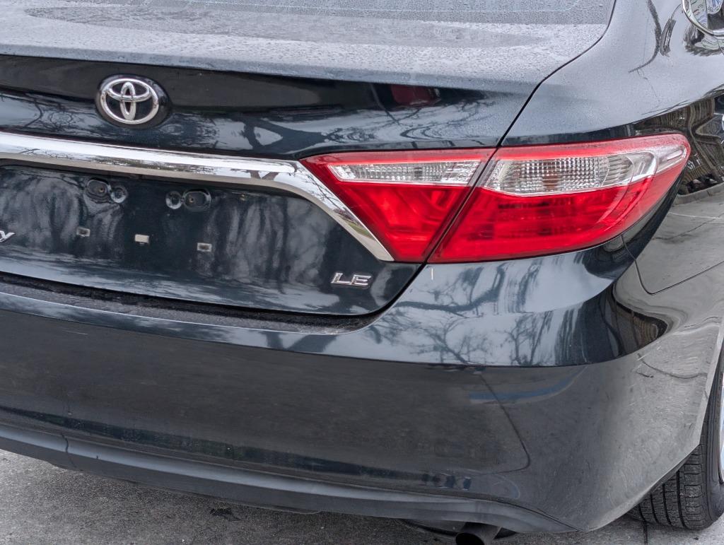 2015 Toyota Camry LE photo