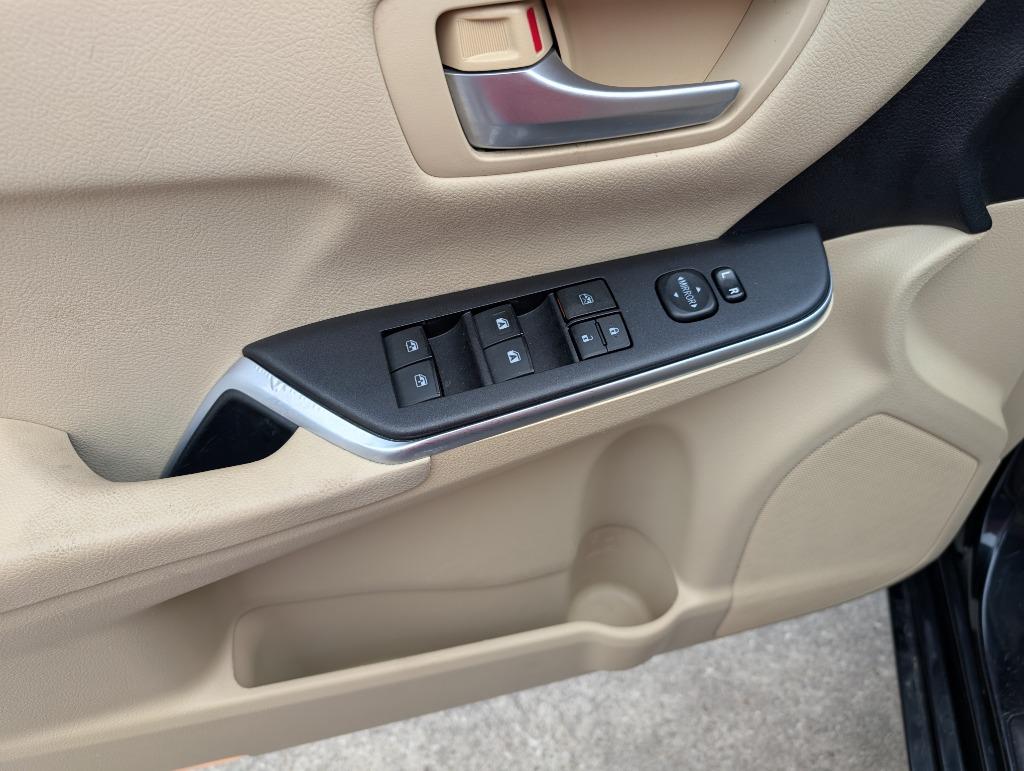 2015 Toyota Camry LE photo
