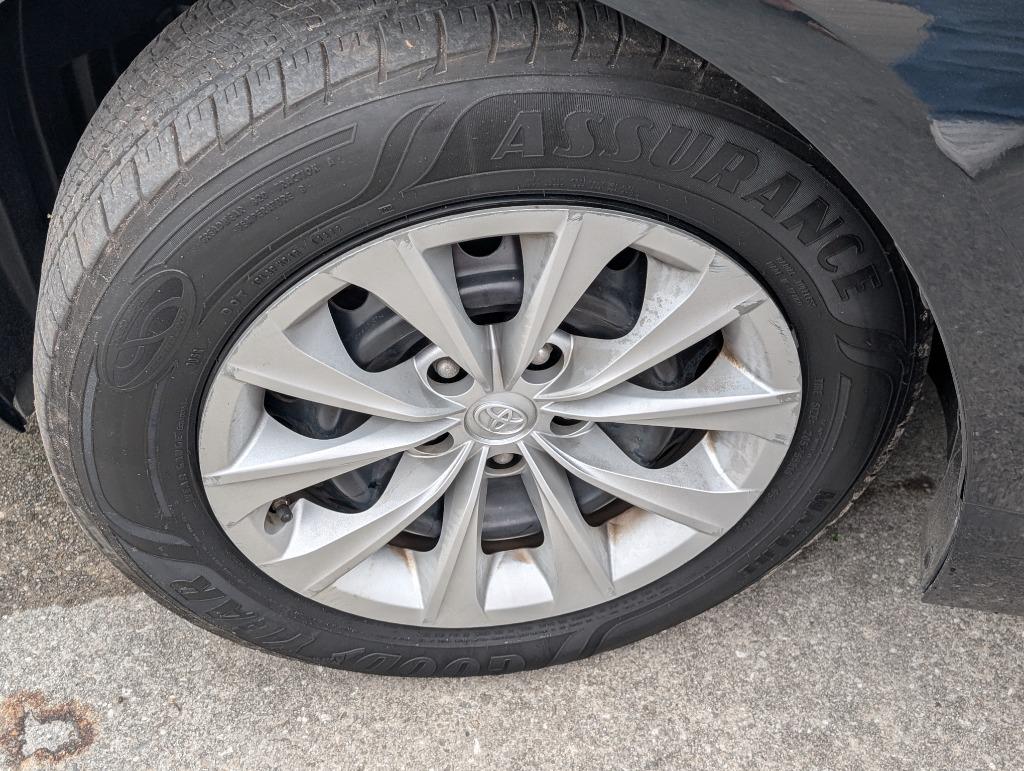 2015 Toyota Camry LE photo