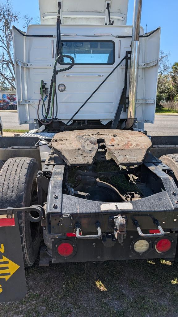 2014 Volvo Vnm - $15,000