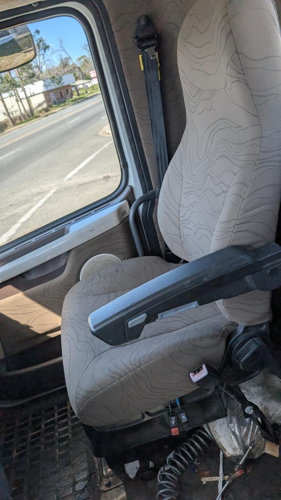 2014 Volvo Vnm - $15,000