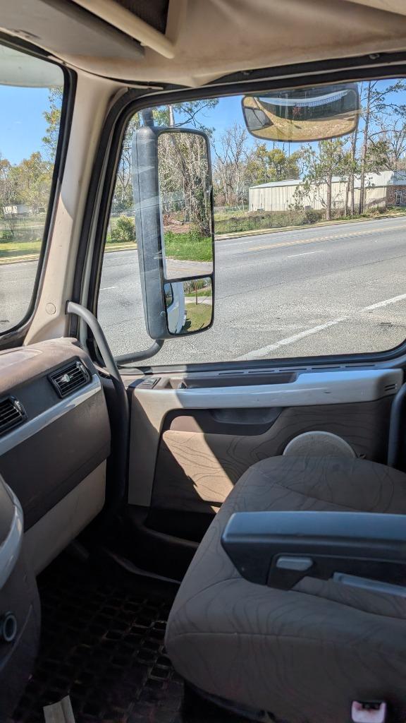 2014 Volvo Vnm - $15,000