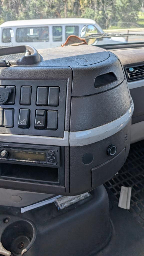 2014 Volvo Vnm - $15,000
