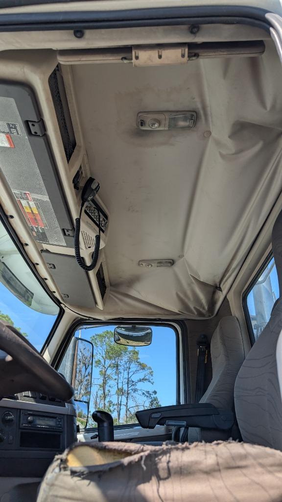 2014 Volvo Vnm - $15,000