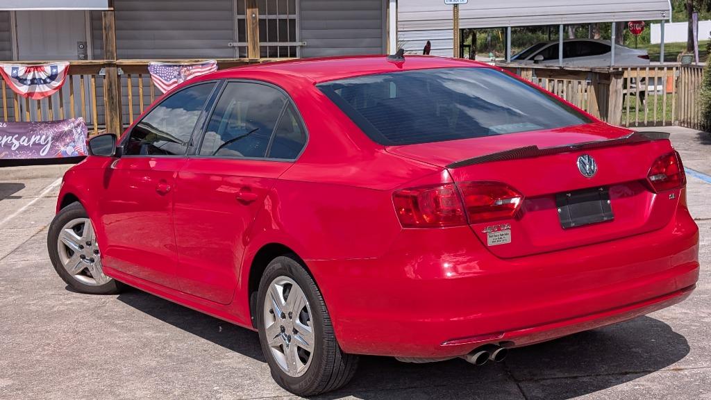 2014 Volkswagen Jetta - $7,825