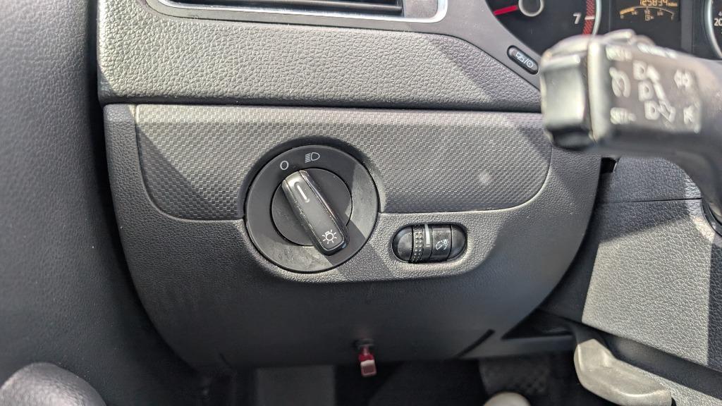 2014 Volkswagen Jetta - $7,825