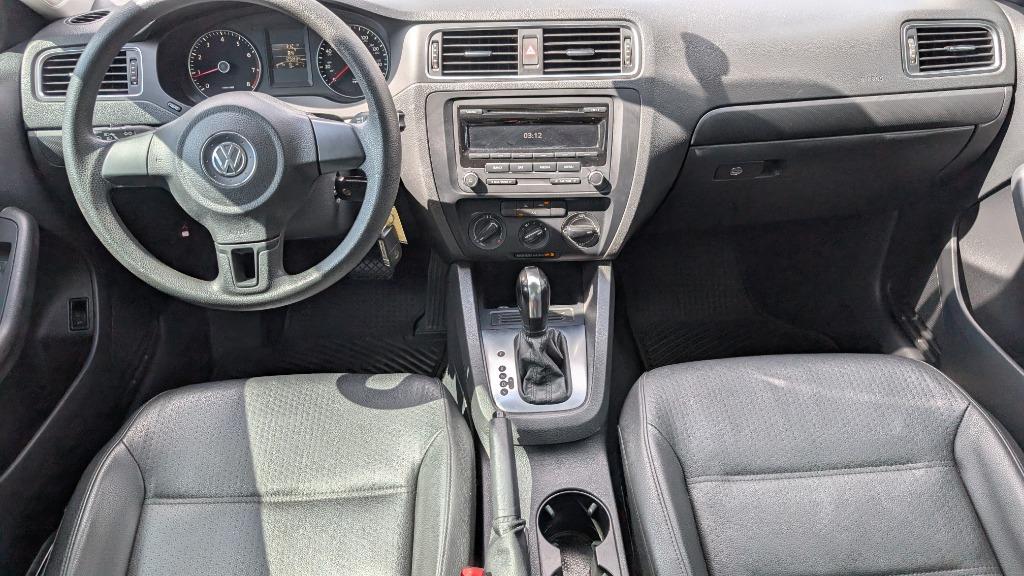 2014 Volkswagen Jetta - $7,825