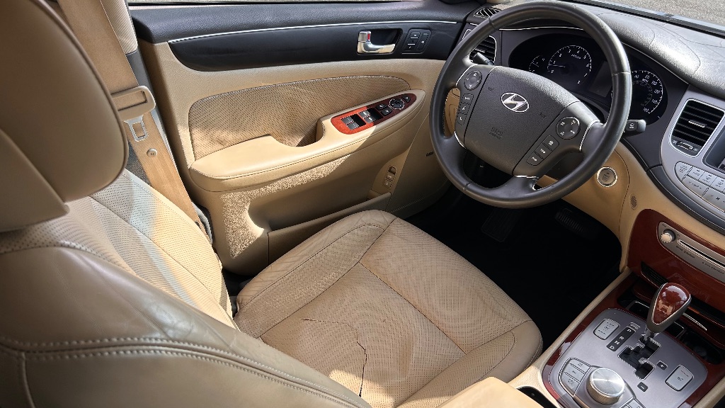 2012 Hyundai Genesis - $10,925