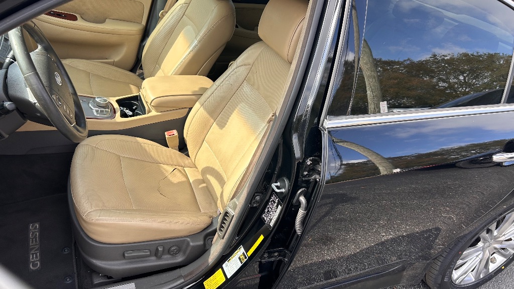 2012 Hyundai Genesis - $10,925