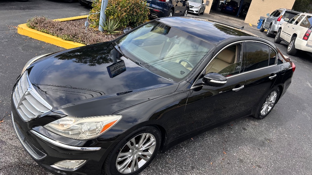 2012 Hyundai Genesis - $10,925