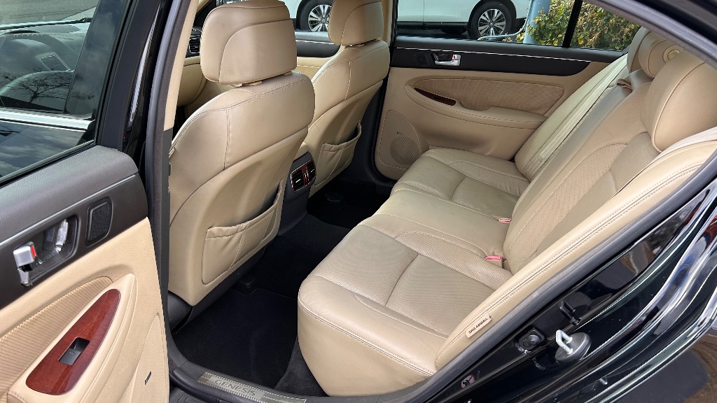 2012 Hyundai Genesis - $10,925